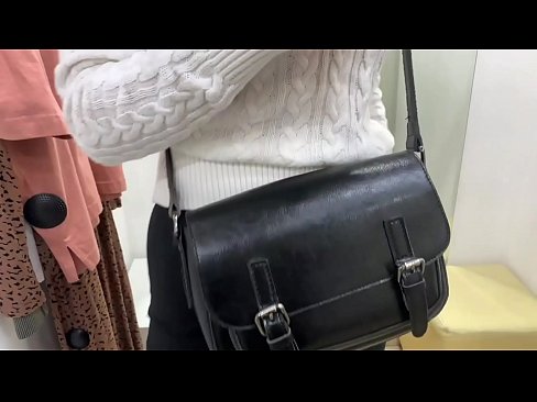 ❤️ Јавна мастурбација младе кучке ФералБерри са дилдом у соби за мерење ❤❌ Секс видео на sr.xywewl.top ❌❤